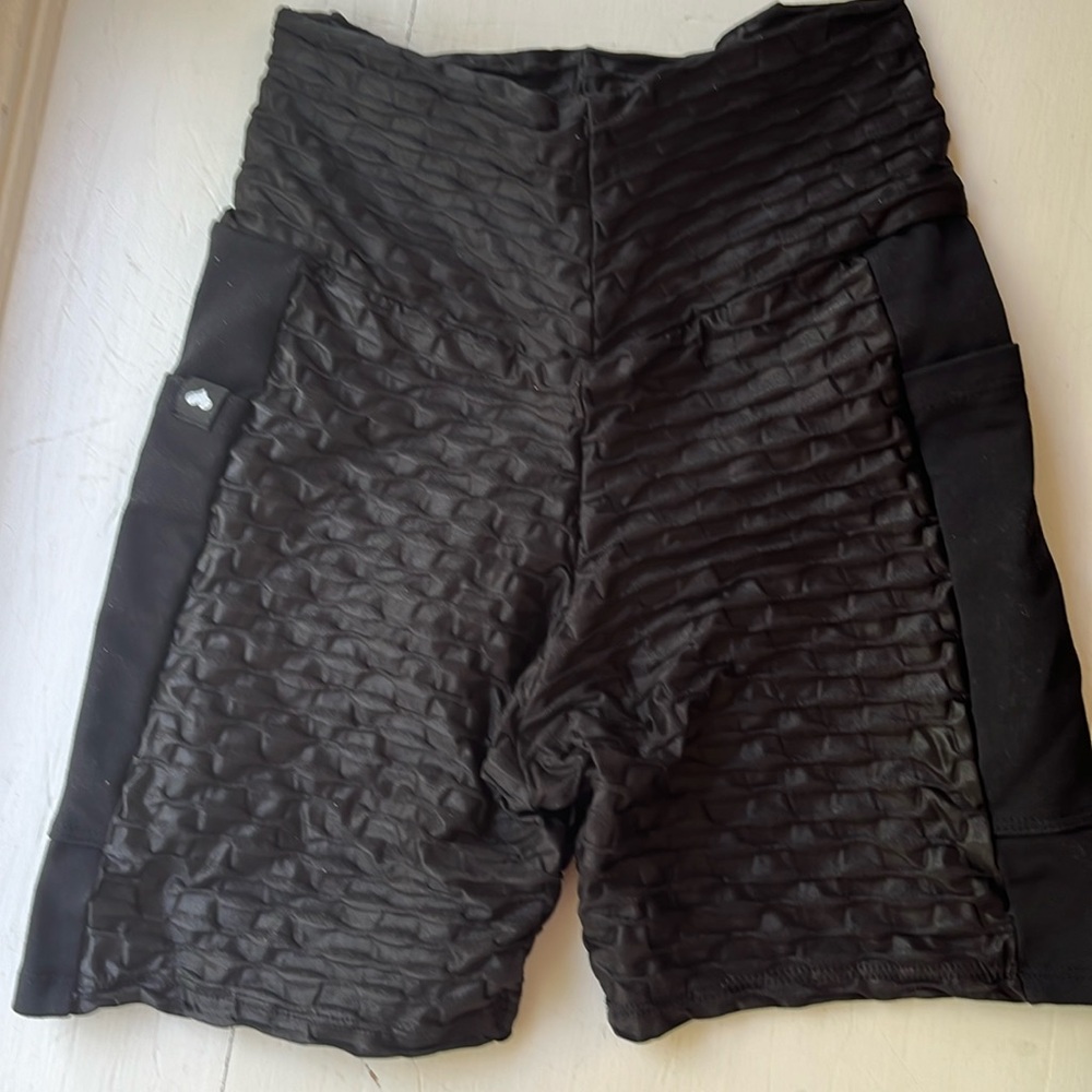Booty by Brabants. Women’s shorts with side pockets. Size slim (xs-med)